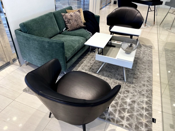 リビングのようにくつろげるソファスペース