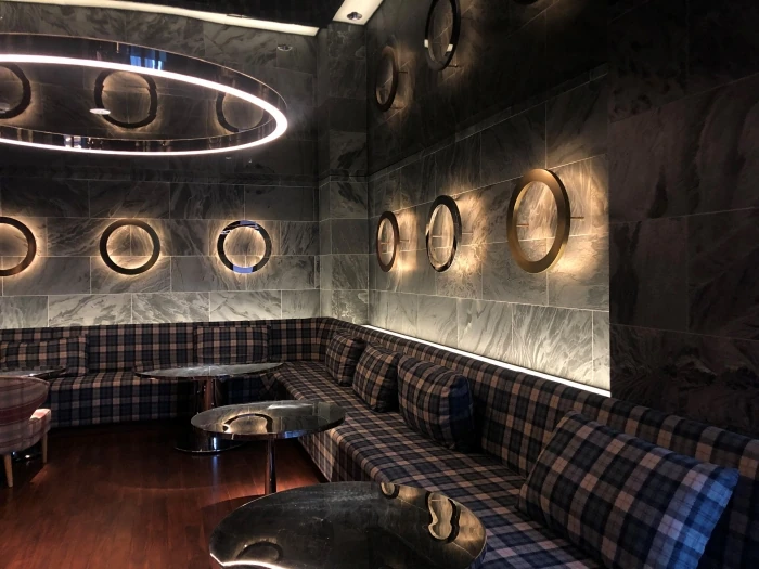 膨張色と収縮色