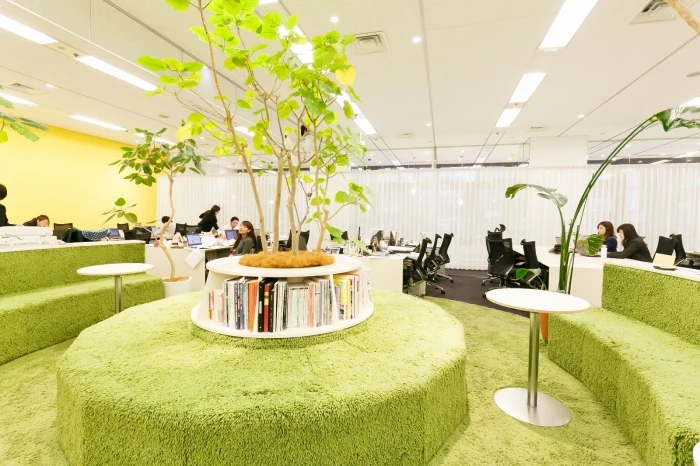 ■パークに続くマグネットスペース“VIS CAFÉ”■