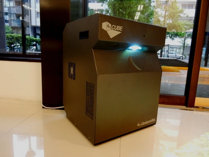 どこでも設置可能。置いた時から多彩なエフェクトを楽しめます。