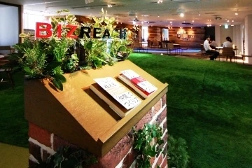 ビジョン、哲学、行動をオフィスに焼き付ける