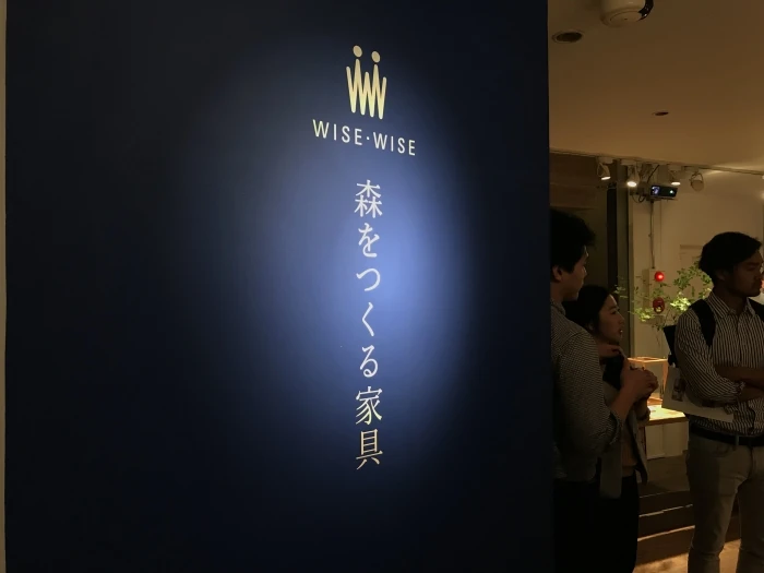 今回は、新作照明の展示会