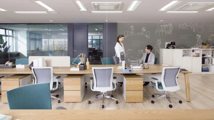 ーフリーアドレスやスタンディングで働き方を変えてみるー