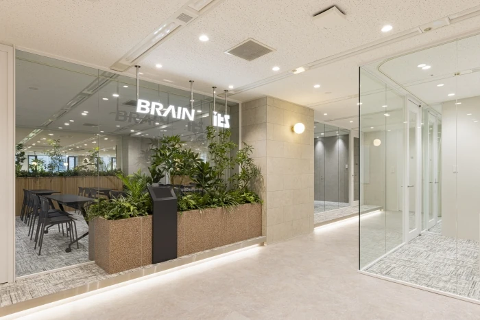 株式会社アイティーエス、株式会社ブレイン