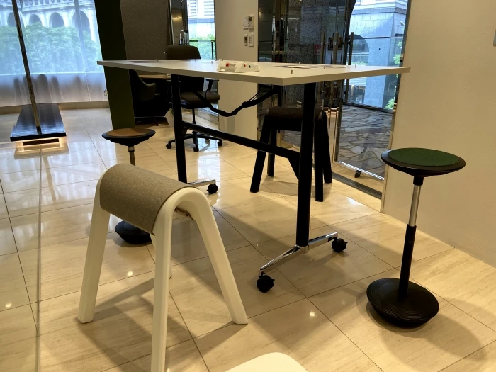 ハイテーブルに合わせたい「Stitz」「Sitzbock」