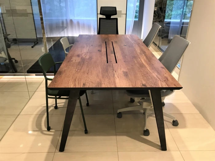 オーダーメイドデスク「SENTIR（センティア）」