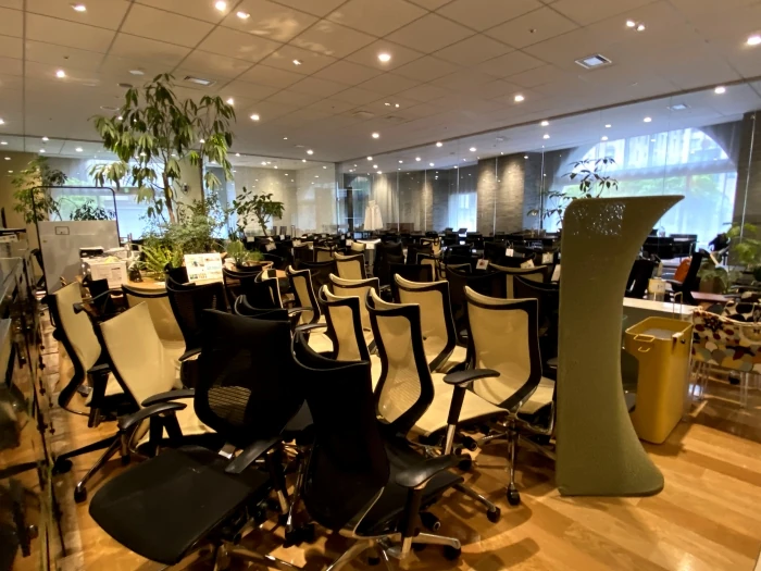 ロッカーの荷物やサンプル・資料、家具の移動